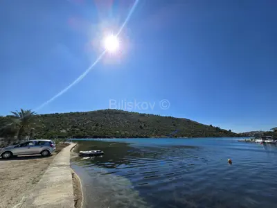 House 60 m², Rogoznica by the sea and yard to the shore