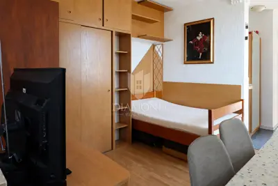 Garsonijera, Rovinj - miran dio, namještena i svijetla
