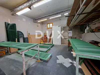 OPATIJA, POBRI - commercial building of 256 m² - 3