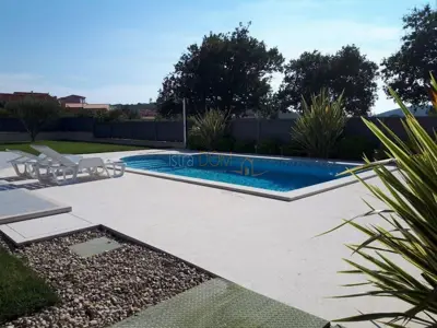 Vila 270 m² u Banjolama, 150 m od mora i bazen - 13