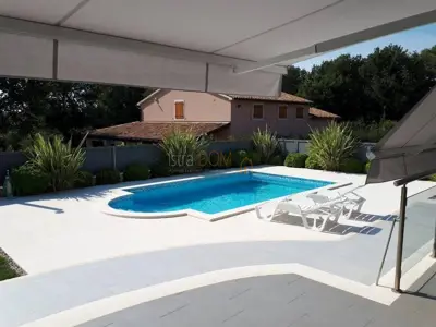 Vila 270 m² u Banjolama, 150 m od mora i bazen - 4