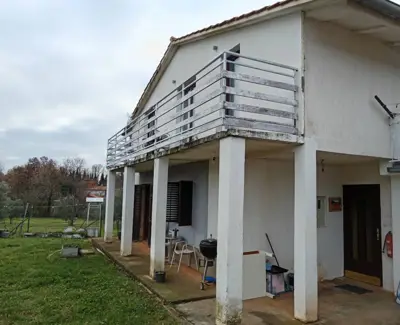 Haus 168 m², Poreč - ruhige Lage und großes Grundstück