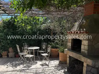 Kuća 137 m², otok Hvar - kamena kuća za renovaciju - 2