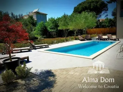 Haus mit 4 Apartments, Premantura - Zentrum und Pool - 2