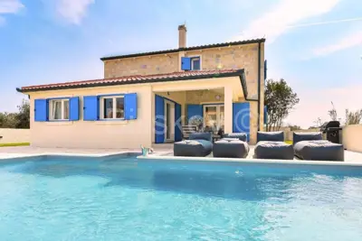 Zadar, Privlaka, Verkauf, Steinhaus mit Pool, Garten und Parkplatz.