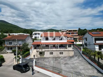 Vila 542 m², Pobri - pogled na more i okućnica 1.200 m²
