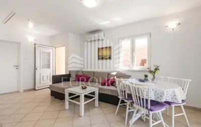 Kuća 200 m², Povljana - dva odvojena apartmana - 2