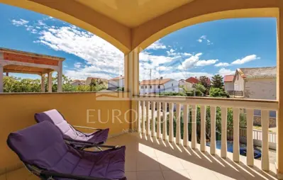 Kuća 200 m², Povljana - dva odvojena apartmana - 7