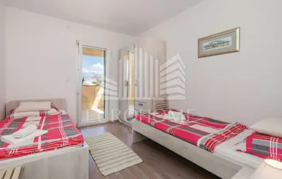 Kuća 200 m², Povljana - dva odvojena apartmana - 5