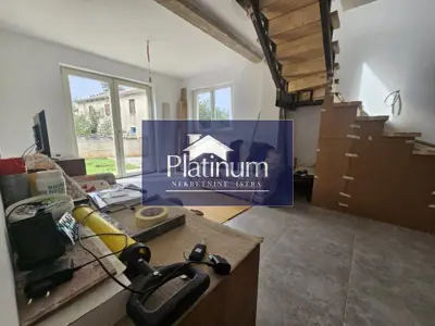 Haus 200 m², Tinjan - in der Endphase - 10