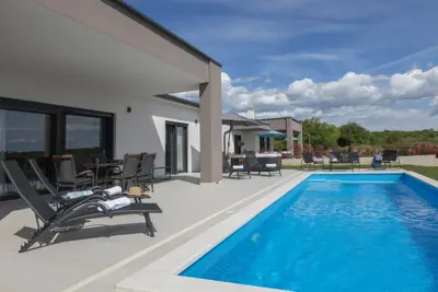 Villa 147 m², Sveti Lovreč - ruhige Lage und Privatsphäre - 5