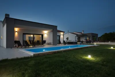 Villa 147 m², Sveti Lovreč - ruhige Lage und Privatsphäre - 9