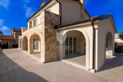 House for sale in Krk, 170 m²