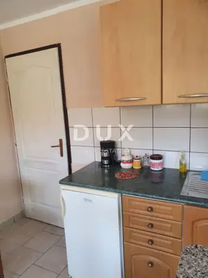 Haus 52 m², Premantura - Zentrum, Hof und Parkplatz - 10