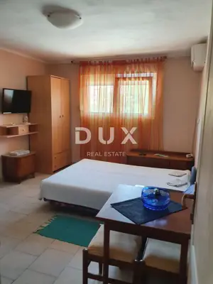 Haus 52 m², Premantura - Zentrum, Hof und Parkplatz - 11