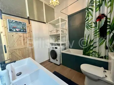Split, Grad trosoban 117 m², 3 terase, vrt, garaža, pomoćna kuća - 15