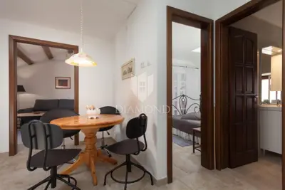 Rovinj, stan sa pogledom na more na traženoj lokaciji - 7