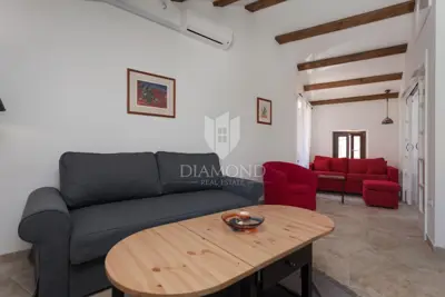 Rovinj, stan sa pogledom na more na traženoj lokaciji - 4