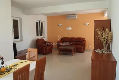 Haus zum Kauf in Betina, 754 m² - 22