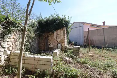OPPORTUNITY, Stone house with a large courtyard in the center of an Istrian village - 11