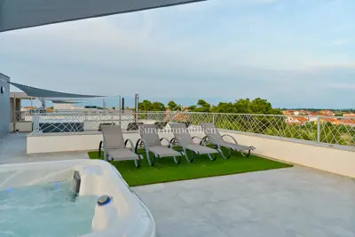 Apartment 143.5 m², Vir - two terraces and 2 parking spaces