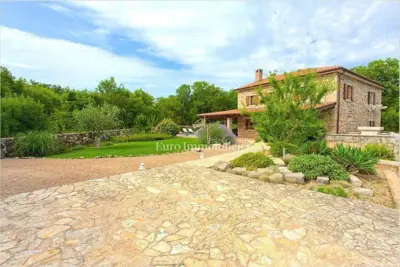 Stone villa 160 m², Dobrinj - pool and garden area - 8