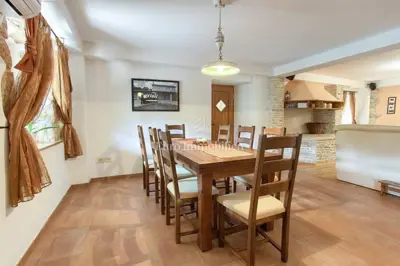 Stone villa 160 m², Dobrinj - pool and garden area - 12
