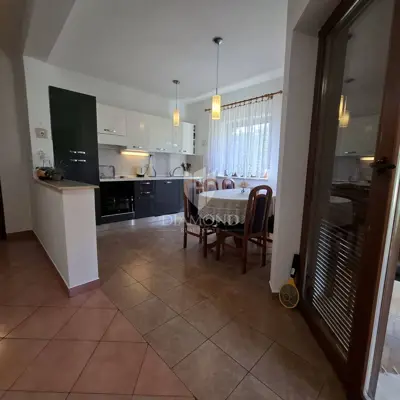 House 120 m², Labin - quiet neighborhood and greenery - 9