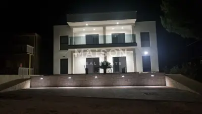 House 188 m², Neviđane - first row to the sea - 2