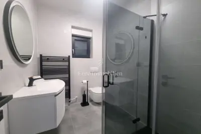 House for sale in Brodarica, 290 m² - 15