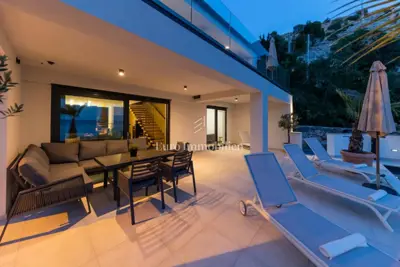 House for sale in Brodarica, 290 m² - 17
