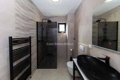 House for sale in Brodarica, 290 m² - 14