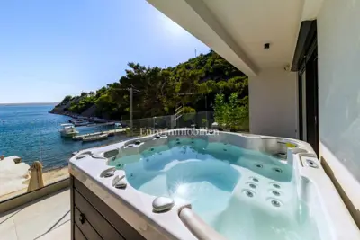 House for sale in Brodarica, 290 m² - 13