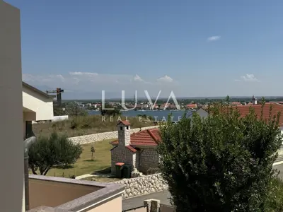Dvojna kuća 275 m², Nin - blizu plaže i mirna slijepa ulica - 2
