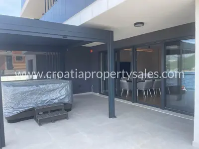 Apartment, Trogir, 107 m², 2-bedroom, 566 498 € - 12