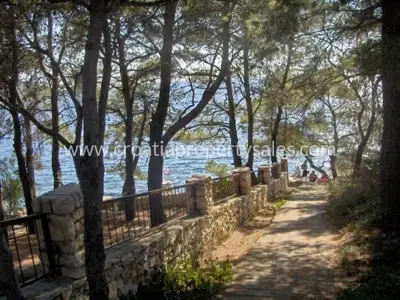 House 360 m², Korčula Island - quiet location by the sea - 3