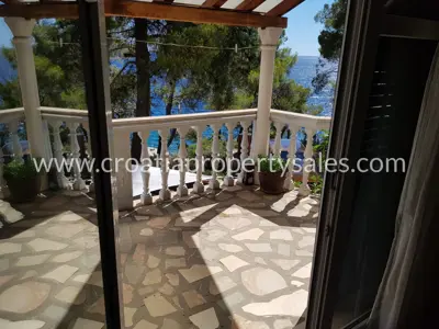 House 360 m², Korčula Island - quiet location by the sea - 11