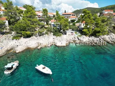 House 360 m², Korčula Island - quiet location by the sea