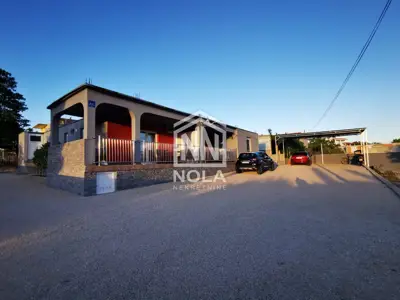 Haus 170 m², Vodice - ruhige Lage und großes Grundstück - 2