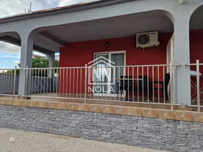 House 170 m², Vodice - quiet location and large plot