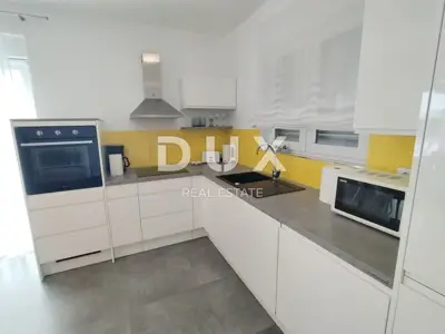 Haus 172 m², Pula, Centar - Pool, Terrasse und Parkplatz - 7