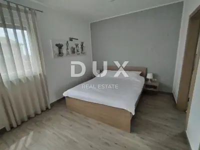 Haus 172 m², Pula, Centar - Pool, Terrasse und Parkplatz - 21