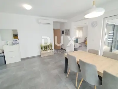 Haus 172 m², Pula, Centar - Pool, Terrasse und Parkplatz - 4