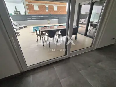 Haus 172 m², Pula, Centar - Pool, Terrasse und Parkplatz - 10