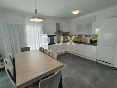 Haus 172 m², Pula, Centar - Pool, Terrasse und Parkplatz - 6