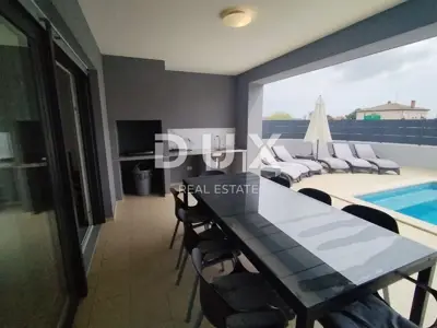 Haus 172 m², Pula, Centar - Pool, Terrasse und Parkplatz - 11