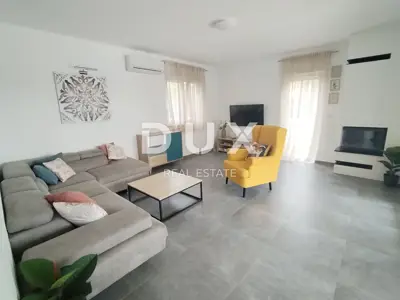 Haus 172 m², Pula, Centar - Pool, Terrasse und Parkplatz - 3