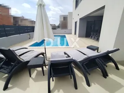 Haus 172 m², Pula, Centar - Pool, Terrasse und Parkplatz - 12