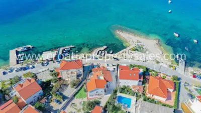 Kuća uz more kod Šibenika, 1. red do mora i pogled na otok - 12