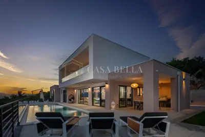 Kostrena, luksuzna moderna vila, 295,95 m², unutarnji bazen!